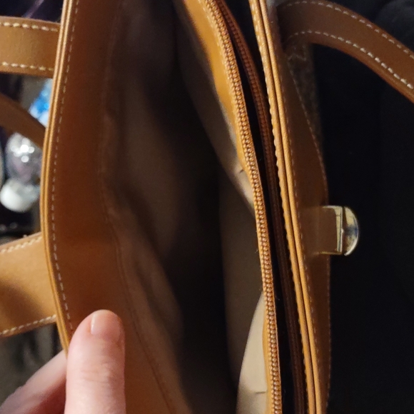 America Carryland Brown Purse - Picture 6 of 10